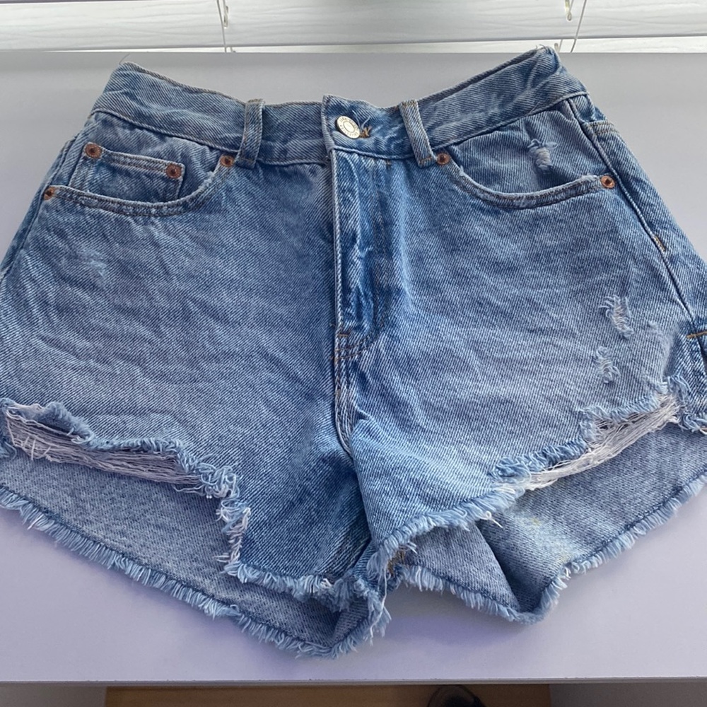 Blue washed Jean shorts from Zara